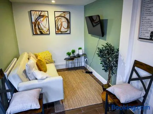 Stylish Bungalow upto 6 guests - Long Term Contractor Apartment - Image 1