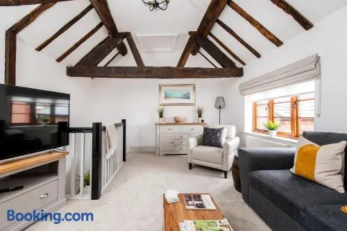 Hideaway Cottage Bewdley with parking near the River Severn - Image 1