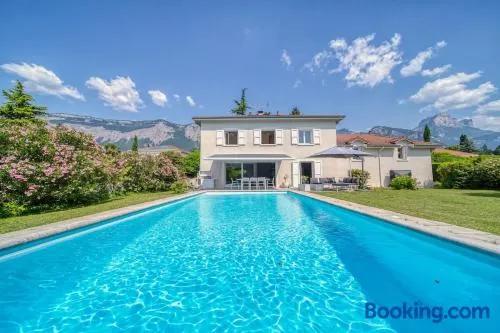 Villa Piscine Eau Salée avec jeux multiples - Image 1