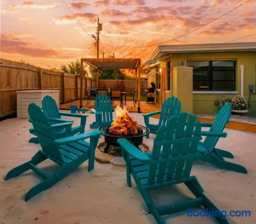 4 Mi to Beach • King Suite • Sleeps 8 - Image 1