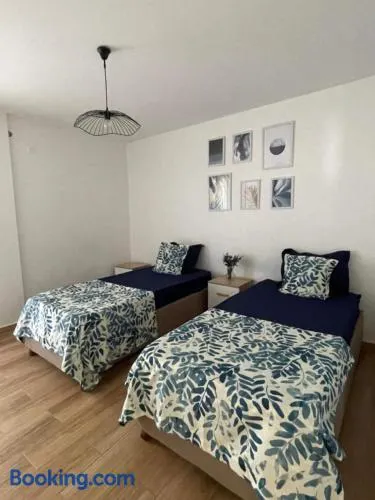 Appartement moderne Tala ouriene Bejaia route boulimat - Image 1