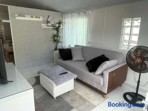 Anitápolis central -apartamento com jardim - Image 1