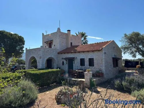 Μεδ-οίκων Γιατριάνων House - Image 1