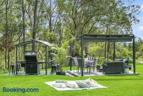 Scenic Rural Retreat, foothills of Mt Mee Qld AU - Image 1