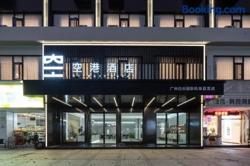 Baiyun airport KongGang airport hotel -24hours ree shuttle bus 广东空港大酒店 - Image 1