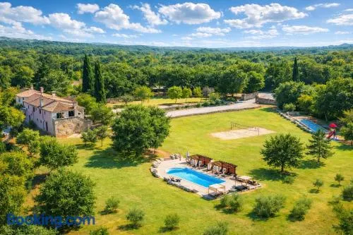 Casa con barbacoa, jardín y piscina privada | Vistas a la naturaleza - Image 1