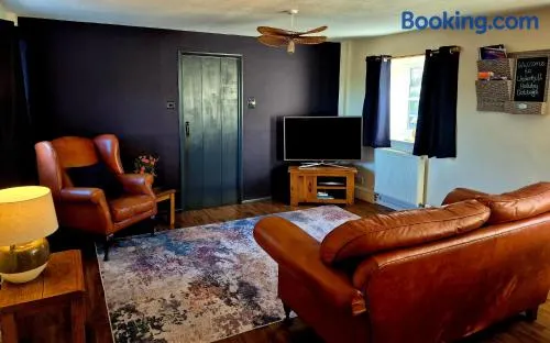 Underhill Holiday Cottage - Image 1