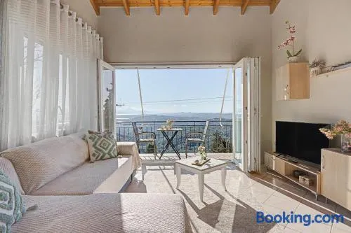 Appartement avec barbecue, jardin et terrasse | Vue jardin - Image 1