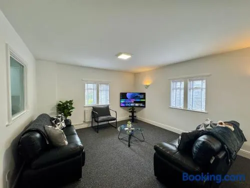 Twin Farms Apartment, Super location, with parking - Image 1