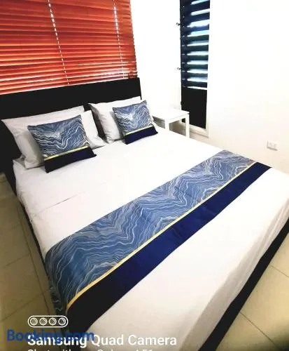 ISLAND ROOM on Magnetic Island - Image 1