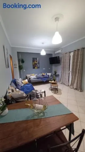 Cozy & Spacious Apartment Walk to Vathy Center - Image 1