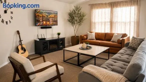 Family Friendly Playroom Garage - Image 1