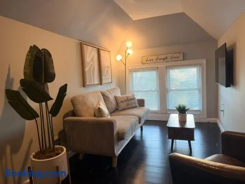 Cozy Studio Near Newark Airport - Image 1