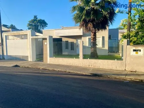 Casa térrea para família no centro de Ametista! - Image 1