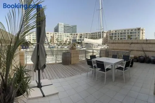The Yacht Apartment in Herzlia - Image 1