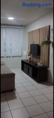 Apto para até 4 pessoas,com Wi-Fi,ótima localização, área de lazer com conveniência e piscina para criança - Image 1
