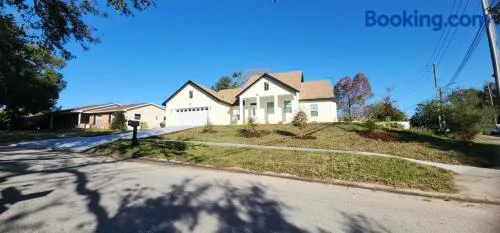 Orlando Home Vacation near Universal Studios - 3 BR - Image 1