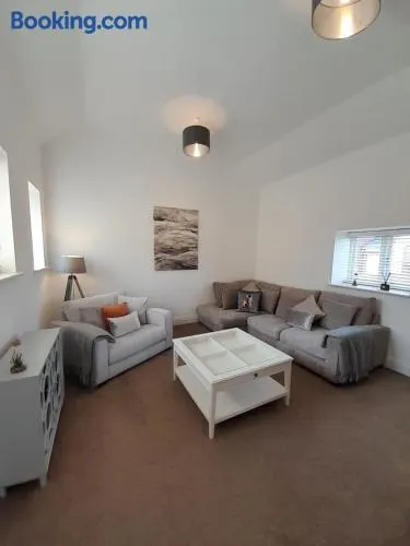 The Stables a Contractor Family 2 bed Town House in Central Melton Mowbray - Image 1