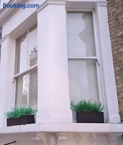 HILD Apartment London Sleeps 2 near Alexandra Palace - Image 1