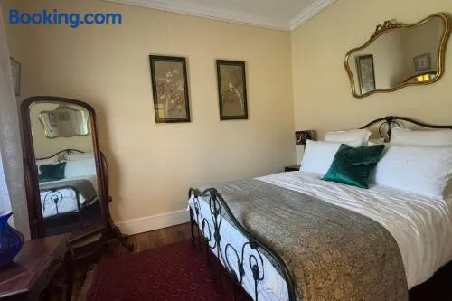 Oscar's Place - Image 1