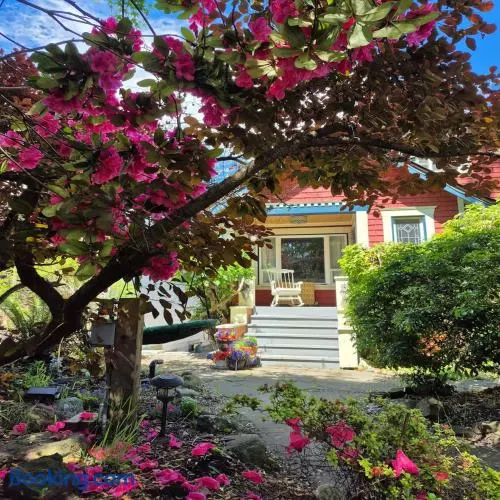 Garden suite on Trinity St - Image 1