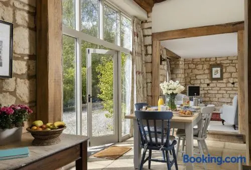 Buckland Wood Barn - Image 1
