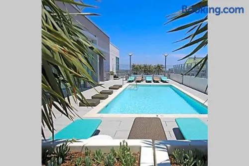Luxury Highrise Living Downtown LA - Image 1