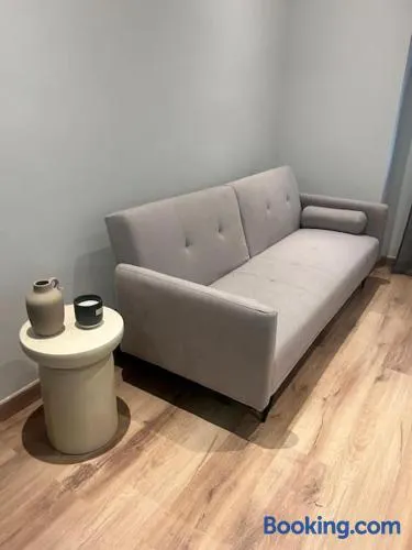 Coqueto apartamento cerca del casco Viejo con garaje gratis - Image 1