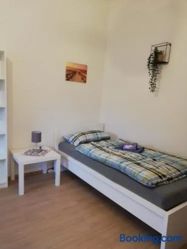 Gemütliche Altbauwohnungen mit Einzelzimmern und Parkplatz direkt am Haus! - Image 1