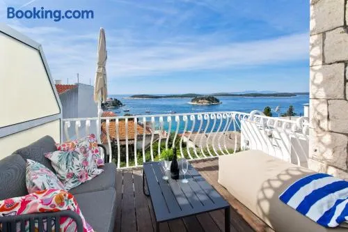 Rooms Carpe Diem Hvar - Image 1