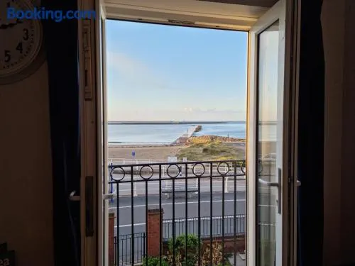 Beach View Couples Retreat Aberavon Beach Direct Seafront panoramic Sea Views large driveway parking - Image 1