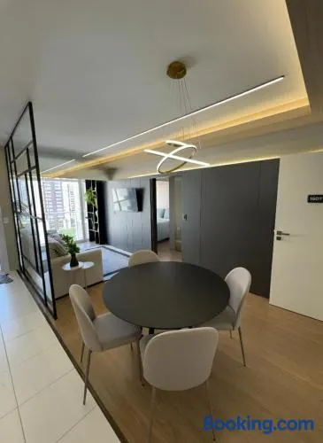 Apartamento Novo no Melhor Bairro de Londrina - Image 1