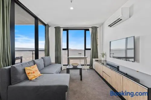 Pool, Gym & Panoramic Views - Image 1