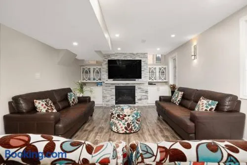 Walk-out Basement Apartment with Private Entrance - Image 1