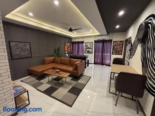 Spacious Apartment by Urban Residence - Image 1