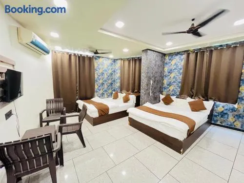 Hotel Shree Vijay I 966o9o1oo6 just 80mtr from Shreenathji temple 1min away By SK - Image 1
