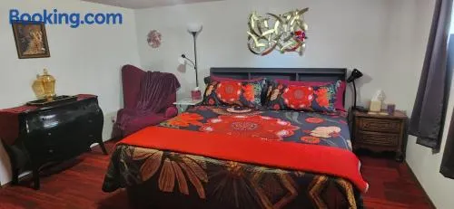 Comfortable Cozy Living Space, Kent WA - Image 1