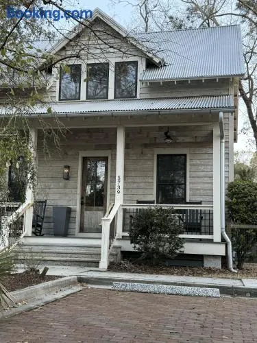 Guilford Cottage by TheNottinghome - Image 1