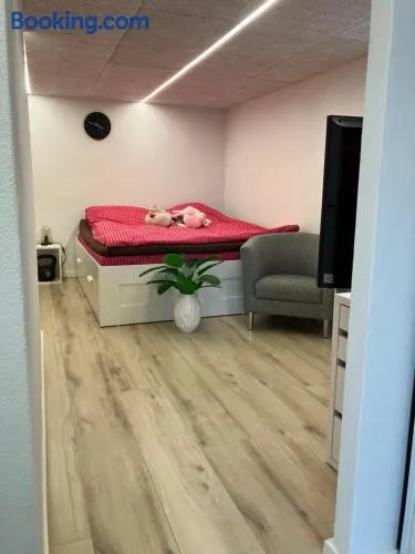 Hyggeligt værelse, egen indgang & gode faciliteter - Image 1