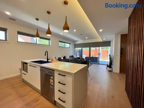 Stunning Dickson Luxe 3BR 2Bath Double Garage WiFi Brand New Home - Image 1