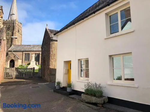 Church View - c. 1750 cosy character cob cottage. - Image 1