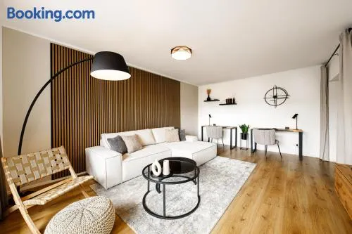 STAYTONA Klima Balkon 2-Arbeitsplatze nahe FFM - Image 1