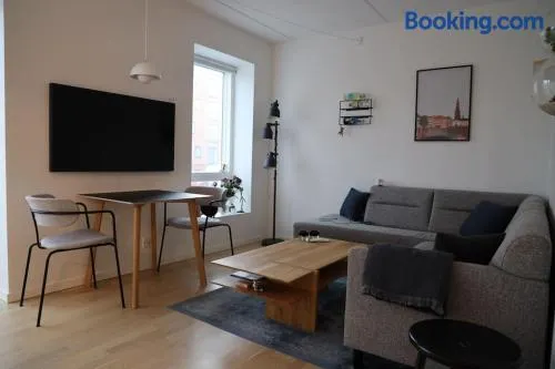 Modern apartment in Aarhus with free parking - Image 1