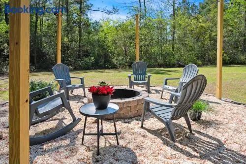 Coastal Getaway Near Holden Beach, Golf & Dining - Image 1