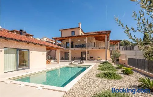 Villa Wave - Image 1