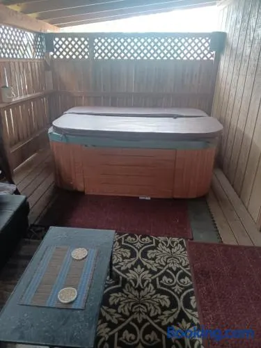 Hot Tub with King Bed - Image 1