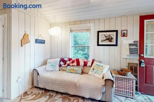 Holiday House - Cottage 4 - Image 1