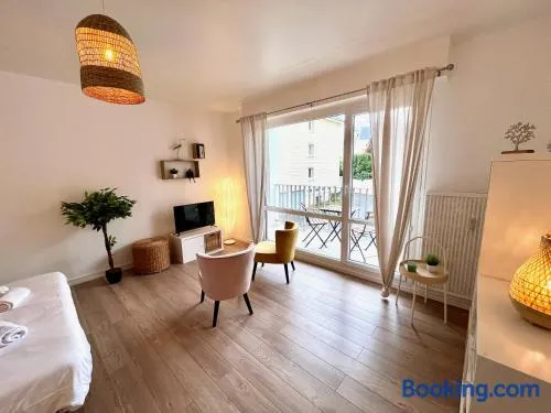 Nihal, Studio proche Zenith avec parking et balcon - Image 1