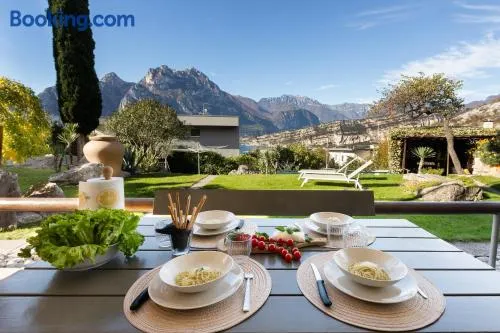 Appartamento in zona panoramica con giardino - Image 1