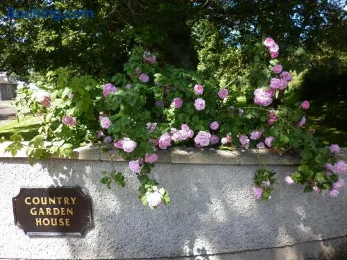 Country Garden House Holiday Homes - Image 1